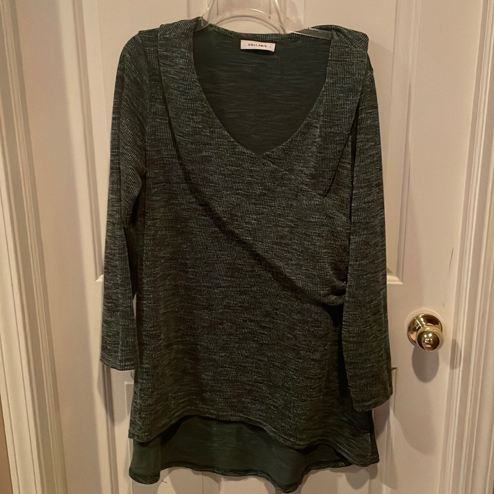 Cellabie Tunic Style top  Size L GUC BOX71